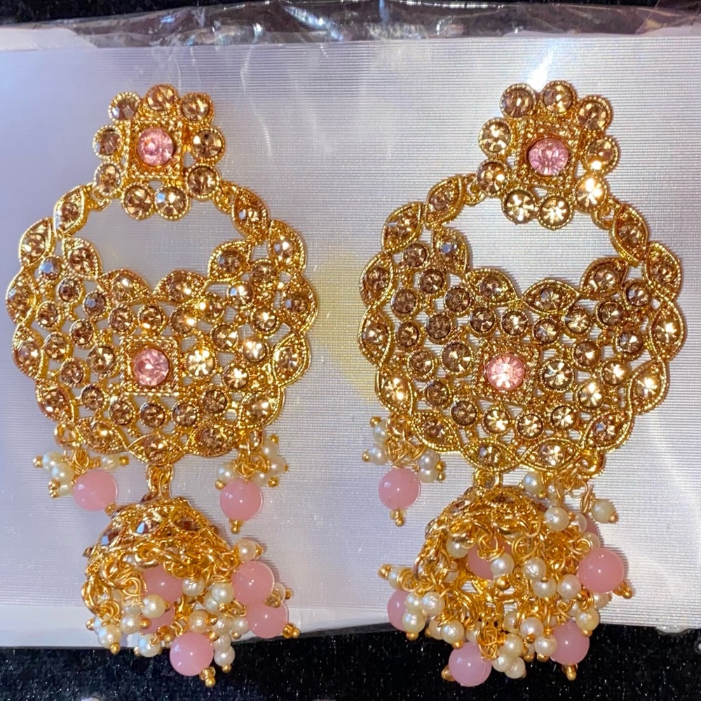 New pink, gold, and pearl rhinestone earrings